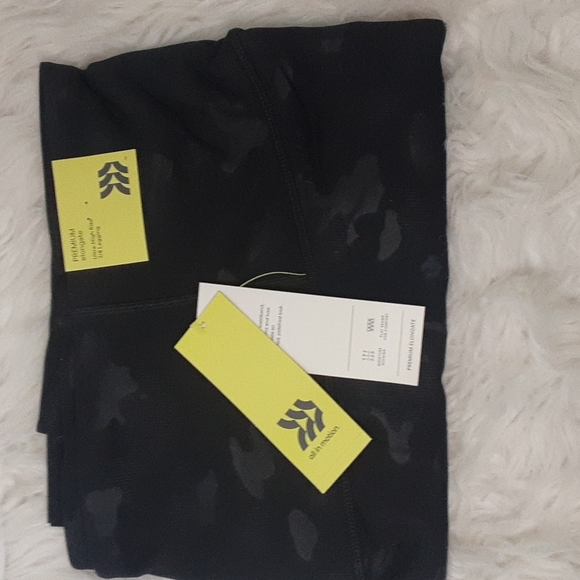 Sz 3X All in Motion Premium Elongate high rise 7/8 legging Black Camouflage - Picture 3 of 14